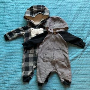 2 Hooded footless outfits